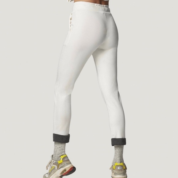 Sport Luxe Cropped Contrasting Ecru Grey Color Block Knit Jogger NWT - Picture 3 of 9